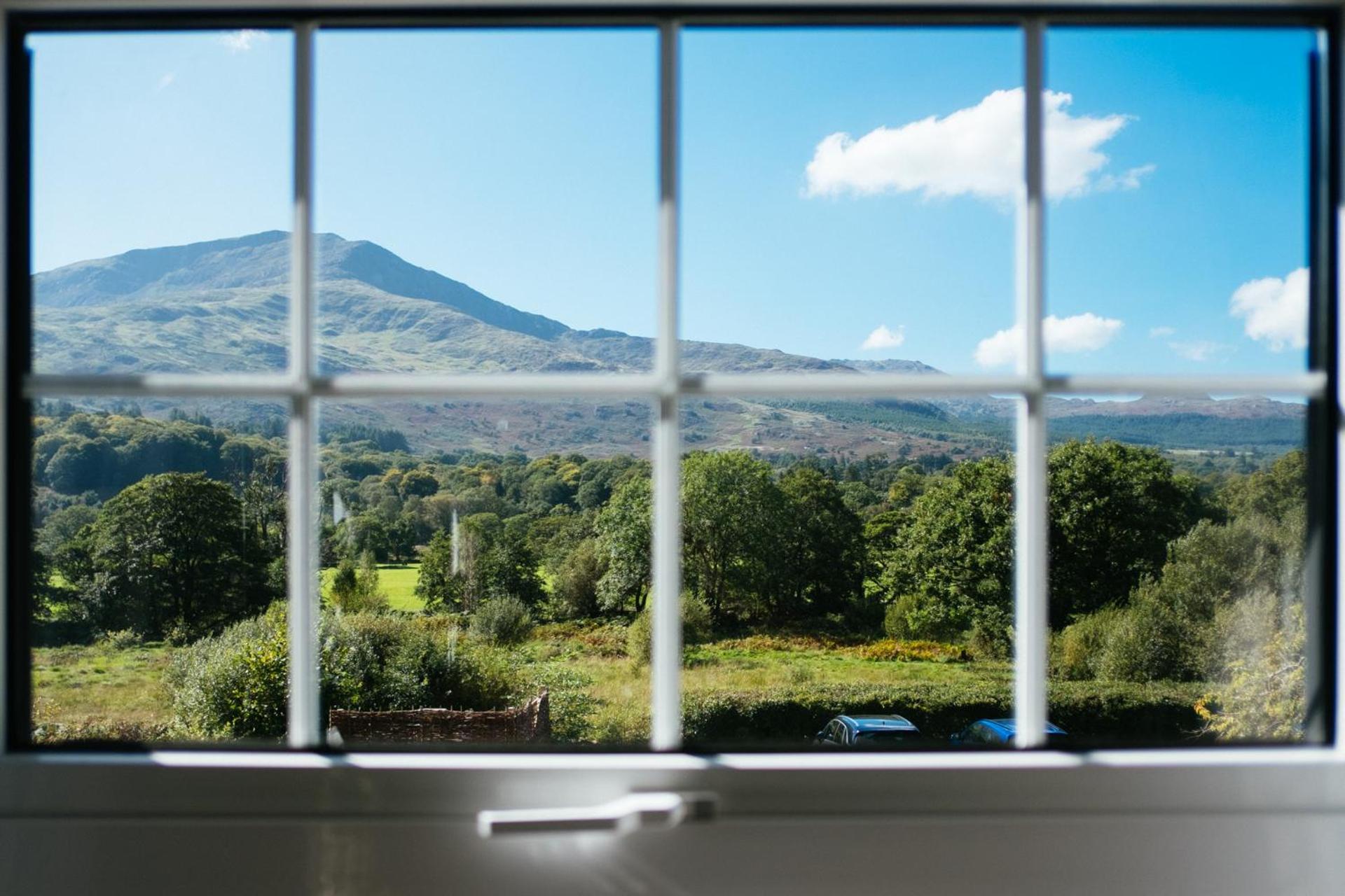 Ty Afon - River House